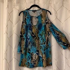 Animal print long blouse w/ cut out shoulders